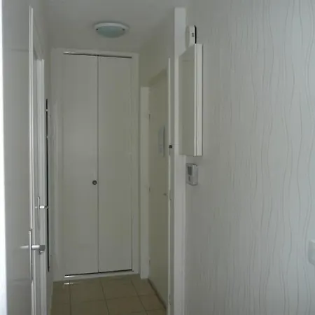 شقة Centre - Agreable T2 Avec Deux Balcons, Jolie Echappee Bassin Et Parking Individuel Securise *