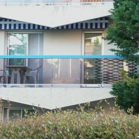 Centre - Agreable T2 Avec Deux Balcons, Jolie Echappee Bassin Et Parking Individuel Securise *