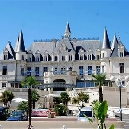 شقة Centre - Agreable T2 Avec Deux Balcons, Jolie Echappee Bassin Et Parking Individuel Securise *