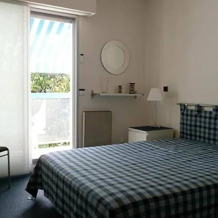 Centre - Agreable T2 Avec Deux Balcons, Jolie Echappee Bassin Et Parking Individuel Securise Apartament